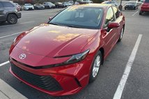 2025 Toyota Camry Hybrid LE