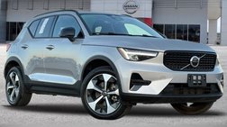 2024 Volvo XC40 B5 Core Dark Theme