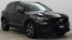 2023 Volvo XC40 B5 Plus Dark Theme