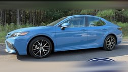 2023 Toyota Camry Hybrid SE