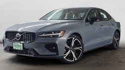 2024 Volvo S60 B5 Core Dark Theme