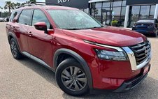 2023 Nissan Pathfinder SV