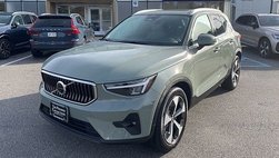 2023 Volvo XC40 B5 Plus Bright Theme