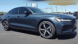 2024 Volvo S60 B5 Plus Dark Theme