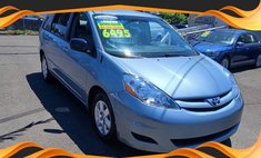 2010 Toyota Sienna LE 8-Passenger
