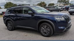 2023 Nissan Pathfinder SV