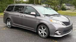 2013 Toyota Sienna SE 8-Passenger