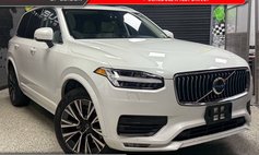 2021 Volvo XC90 T6 Momentum 6-Passenger