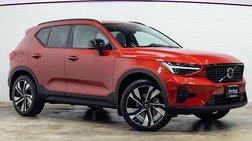 2024 Volvo XC40 B5 Ultimate Dark Theme