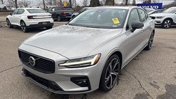 2023 Volvo S60 B5 Plus Dark Theme