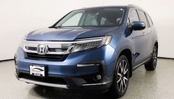 2021 Honda Pilot Touring w/Rear Captain's Chairs