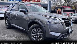 2022 Nissan Pathfinder SV