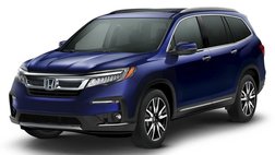 2022 Honda Pilot Touring w/Rear Captain's Chairs