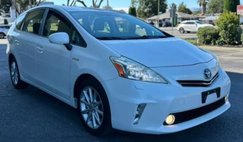 2013 Toyota Prius v Five
