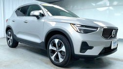 2025 Volvo XC40 B5 Core Bright Theme