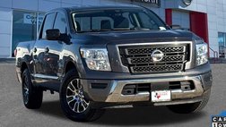 2022 Nissan Titan SV