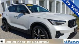 2023 Volvo XC40 B5 Plus Dark Theme