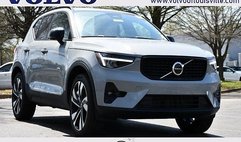 2025 Volvo XC40 B5 Plus Dark Theme