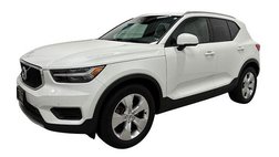 2020 Volvo XC40 T5 Momentum