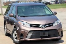 2018 Toyota Sienna LE 8-Passenger