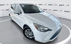 2020 Toyota Yaris LE