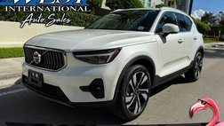 2024 Volvo XC40 B5 Plus Bright Theme