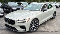 2022 Volvo S60 B5 Momentum