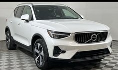 2025 Volvo XC40 B5 Plus Bright Theme