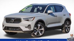 2025 Volvo XC40 B5 Core Bright Theme
