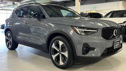 2023 Volvo XC40 B5 Plus Dark Theme