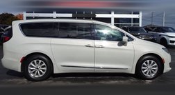 2017 Chrysler Pacifica Touring L FWD