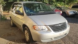 2006 Chrysler Town and Country Base
