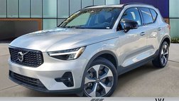 2025 Volvo XC40 B5 Plus Dark Theme