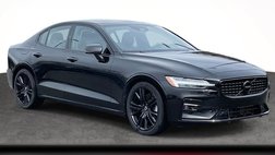 2022 Volvo S60 B5 Momentum Black Edition