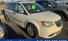 2016 Chrysler Town and Country Limited Platinum