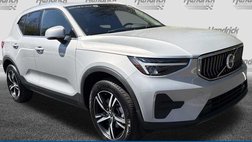 2025 Volvo XC40 B5 Core Bright Theme