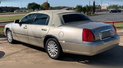 2005 Lincoln Town Car Signature Limited
