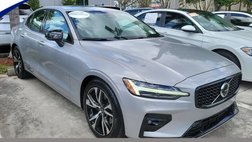 2023 Volvo S60 B5 Core Dark Theme