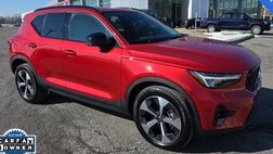 2023 Volvo XC40 B5 Plus Dark Theme