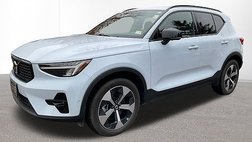 2025 Volvo XC40 B5 Plus Dark Theme