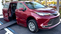 2023 Toyota Sienna XLE