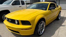 2005 Ford Mustang GT Deluxe