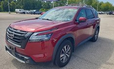 2023 Nissan Pathfinder SL