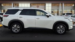 2022 Nissan Pathfinder SL
