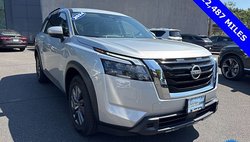 2024 Nissan Pathfinder SV