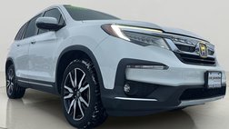 2019 Honda Pilot Touring w/Rear Captain's Chairs