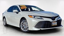 2020 Toyota Camry Hybrid XLE