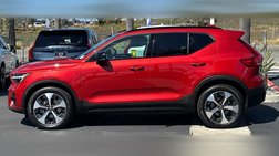 2023 Volvo XC40 B4 Plus Dark Theme