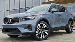 2023 Volvo XC40 B5 Ultimate Bright Theme