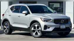 2023 Volvo XC40 B5 Plus Bright Theme